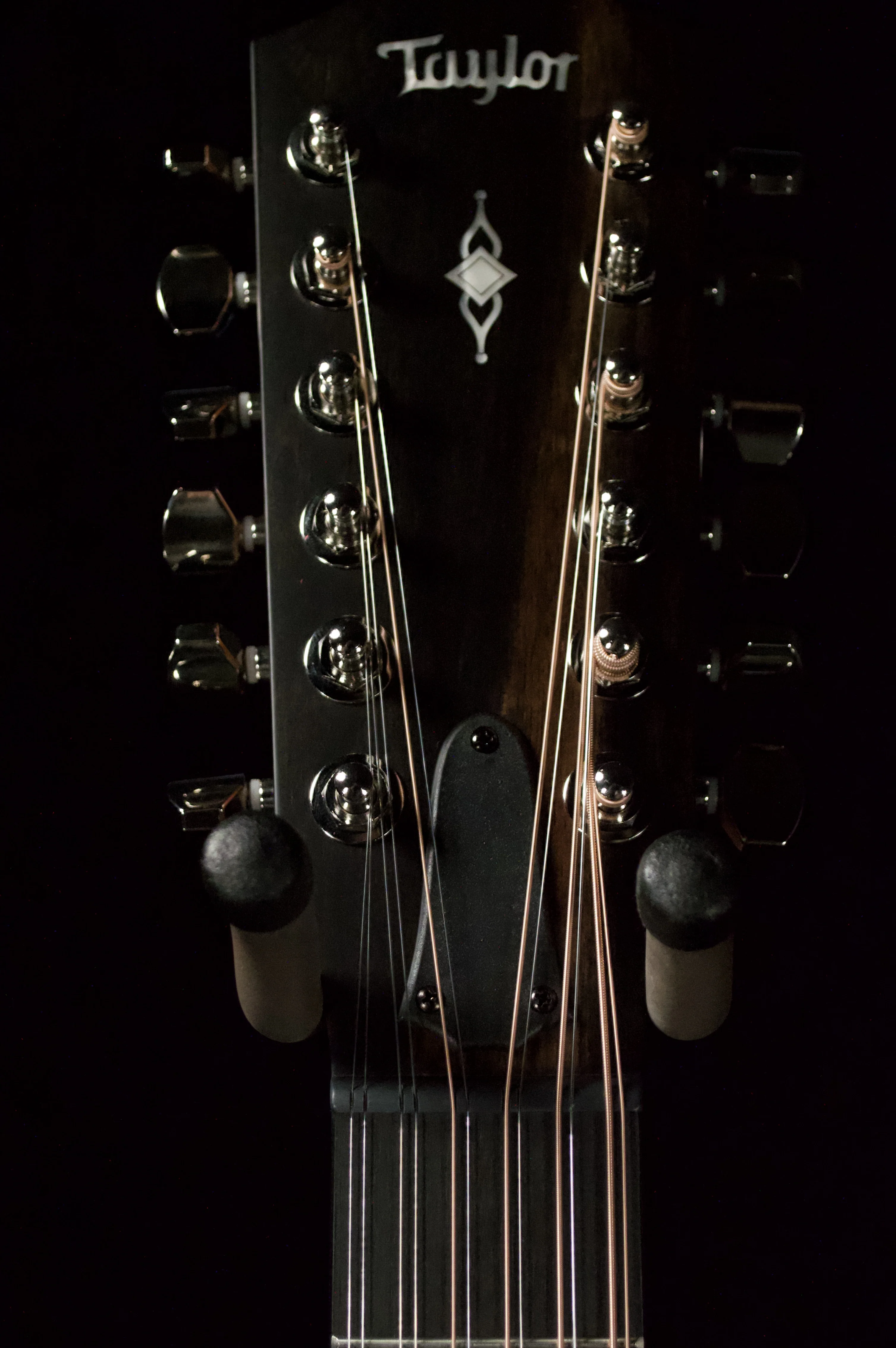 ✅ Taylor 352ce Concert 12 String 12 frets to the body Left Handed - Image 4