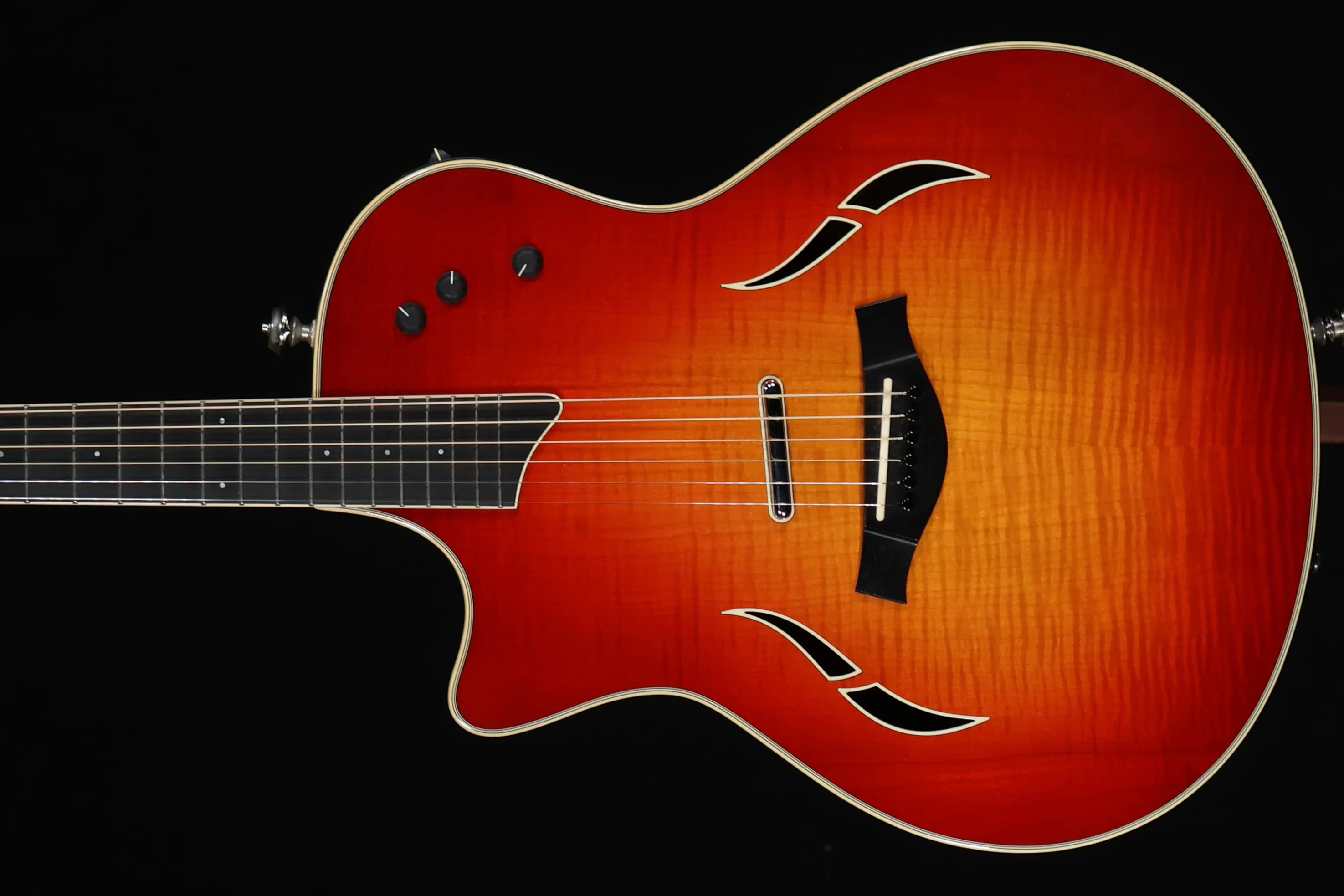 Taylor T5 Pro hybrid Acoustic-Electric Thin Body Left Handed Guitar